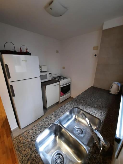 Departamento A Pasos Del Centro, Barrio Norte, 4 Personas La Plata
