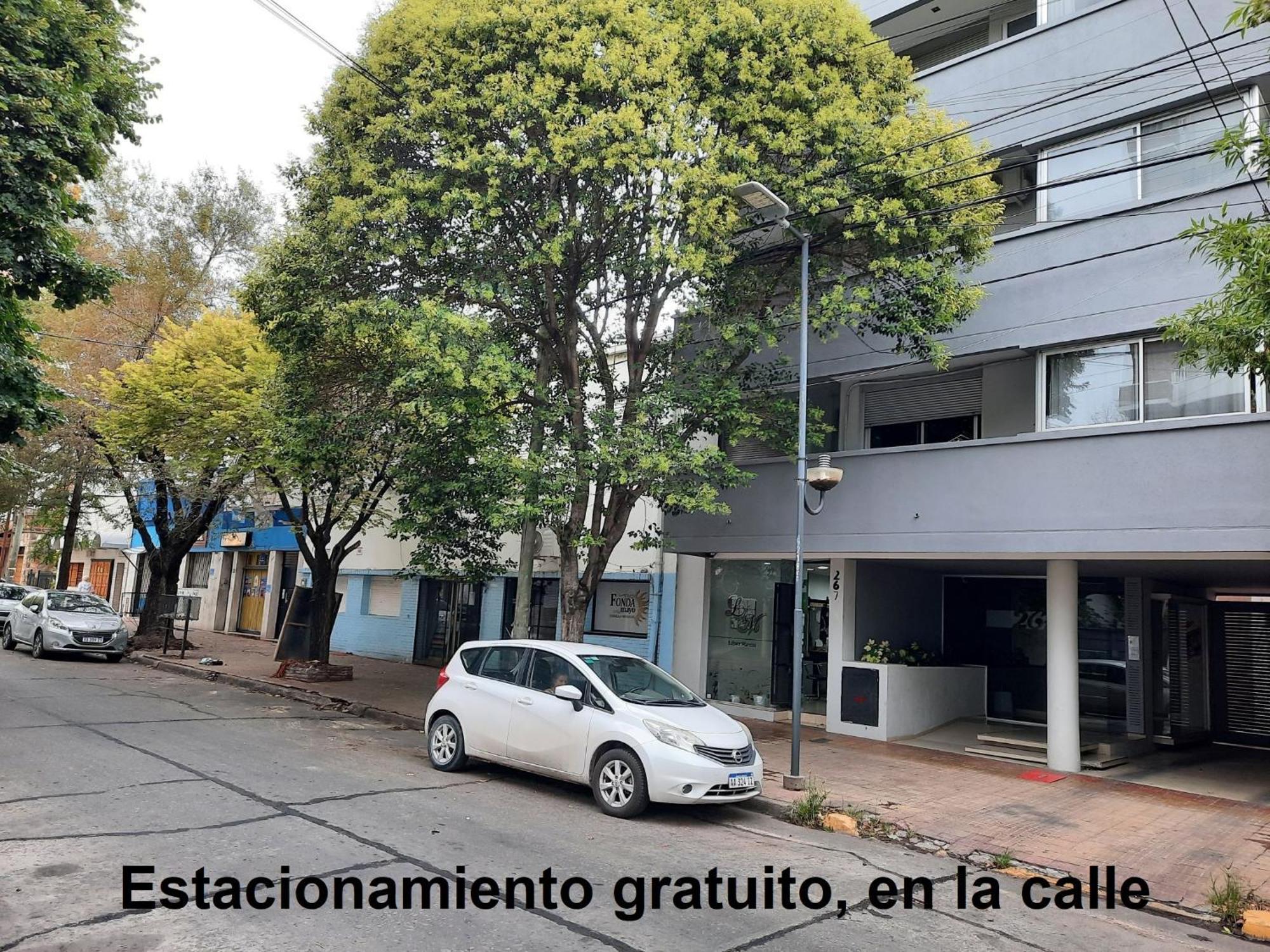 Departamento A Pasos Del Centro, Barrio Norte, 4 Personas * La Plata